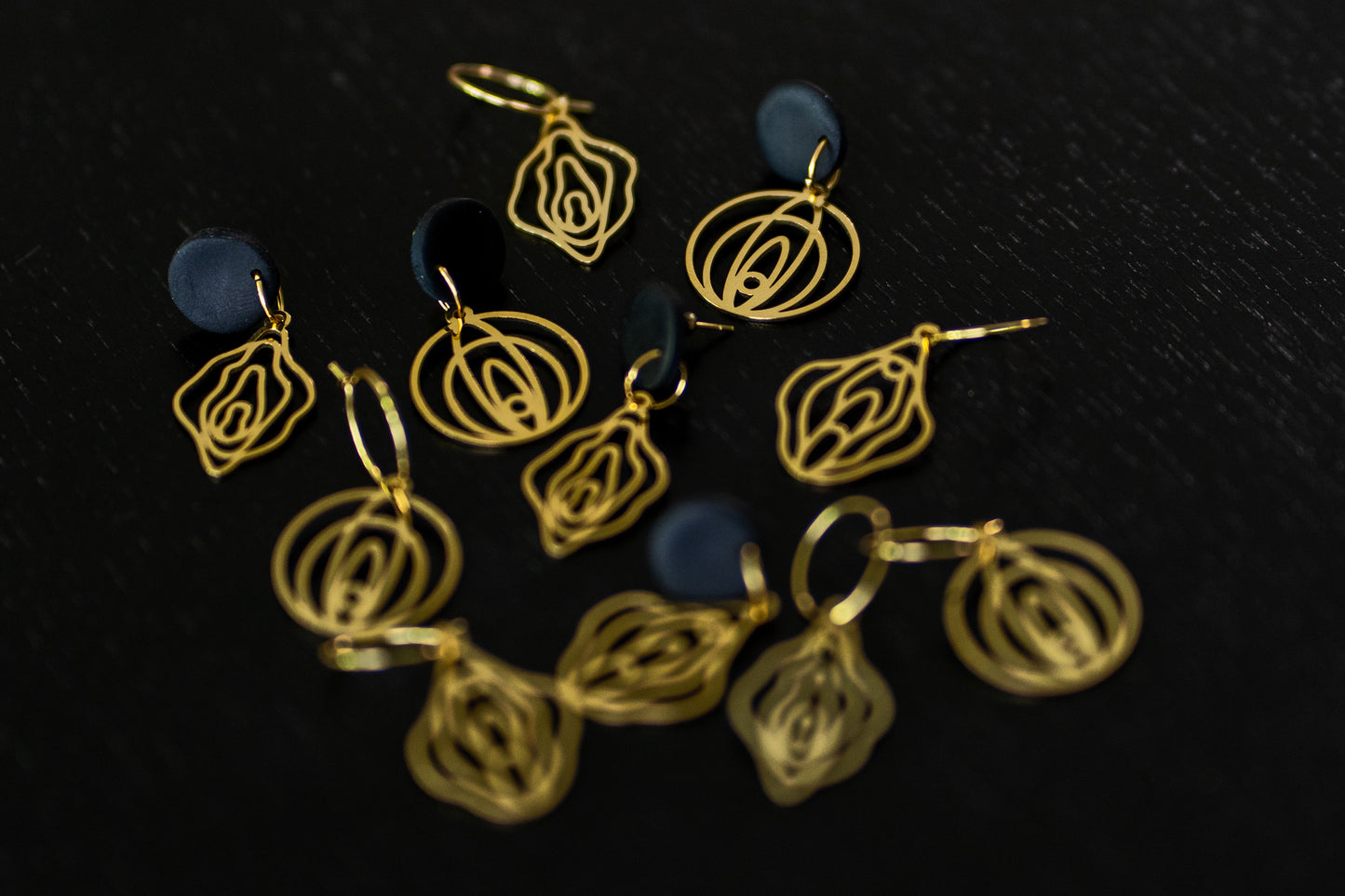 Vulva Design Ohrringe | Gold und Silber | Verschieden Formen & Verschlüsse | Aus Deutschland | Feministischer Schmuck