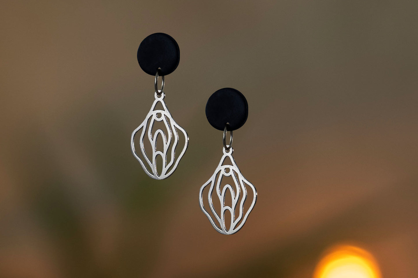 Vulva Design Ohrringe | Gold und Silber | Verschieden Formen & Verschlüsse | Aus Deutschland | Feministischer Schmuck
