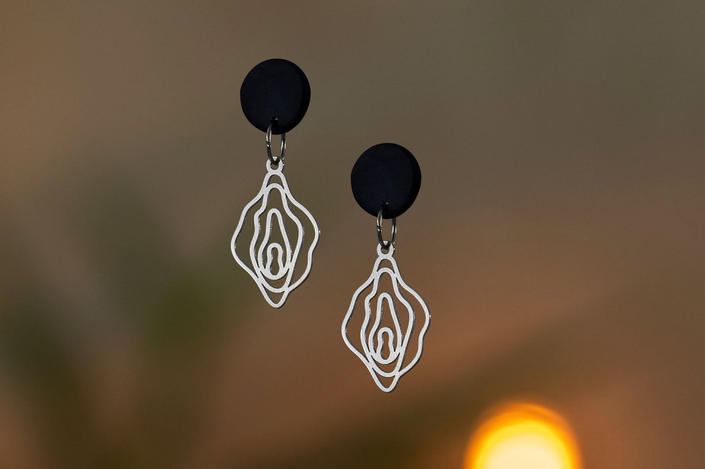 Vulva Design Ohrringe | Gold und Silber | Verschieden Formen & Verschlüsse | Aus Deutschland | Feministischer Schmuck