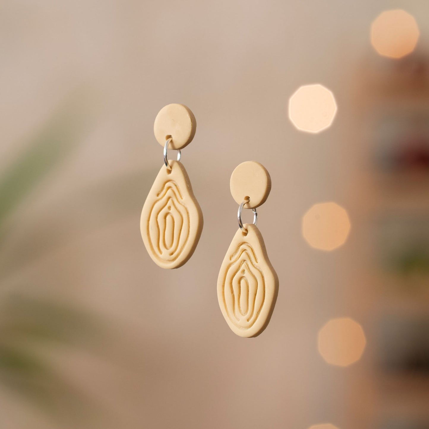 Vulva Earrings | Set | Unique | Crème | Polymer Clay | Handmade | From Europe